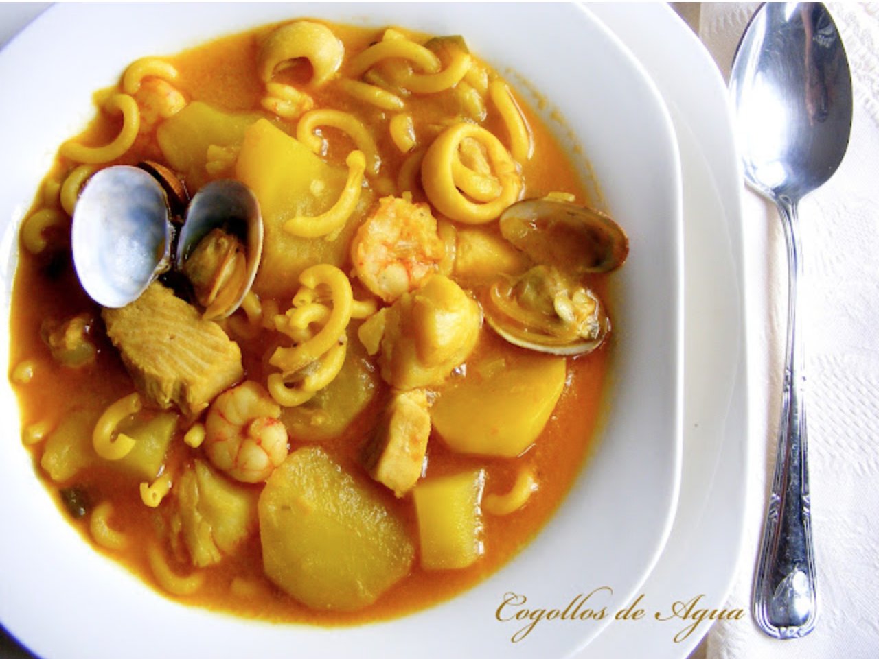 Ensalada de verduras variadas con olla marinera